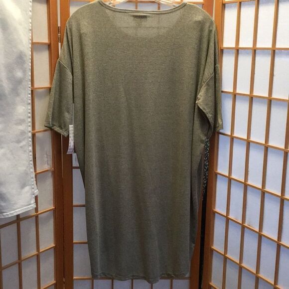 3/$20 LuLaRoe Short Sleeve Tunic (Long T-shirt) - Picture 6 of 8